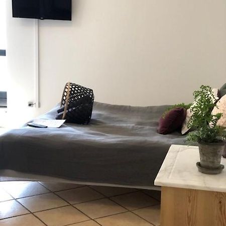 Alleso Gl. Sognefoged Gard Odense Room photo